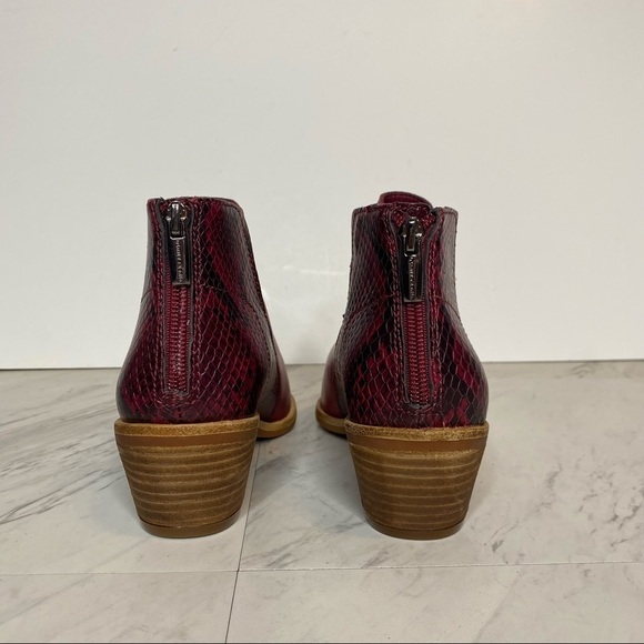New! Vince Camuto Abrinna Red Snake Print Leather Bootie 7 1/2W - Picture 3 of 16